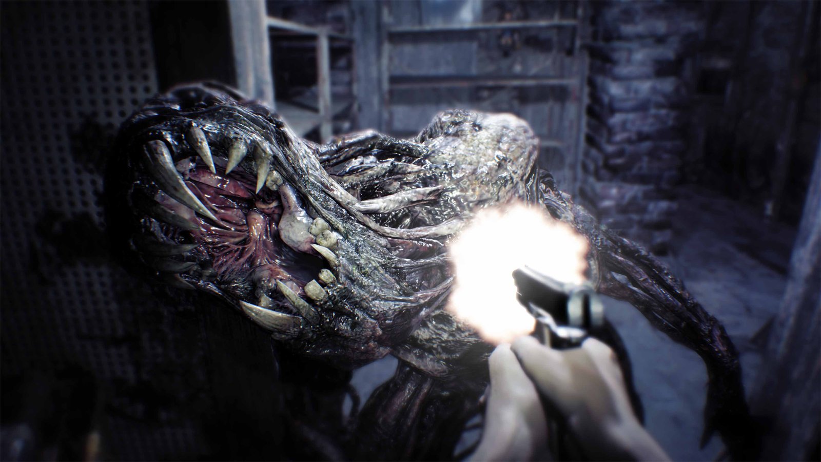 Resident Evil 7 screenshot of a combat encounter against a mutamycete infested creature.