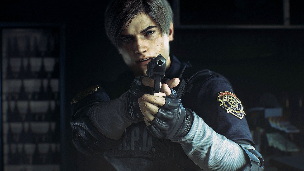 Best single-player games: Leon pointing a gun in the Resident Evil 2 Remake.