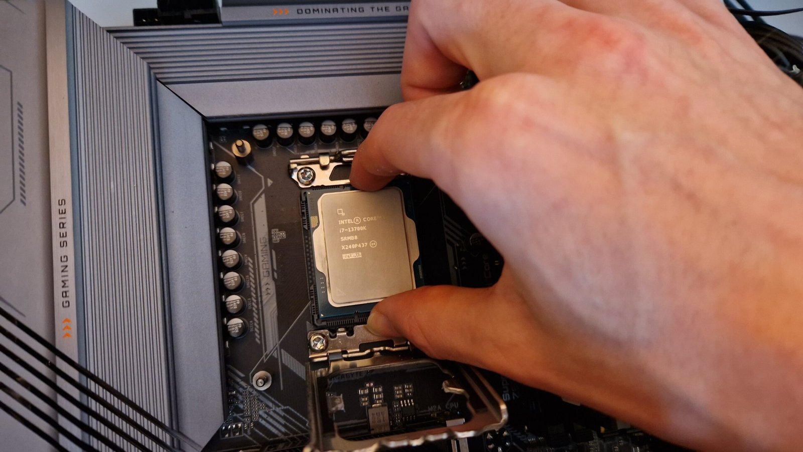 Intel Core i7-13700K being installed