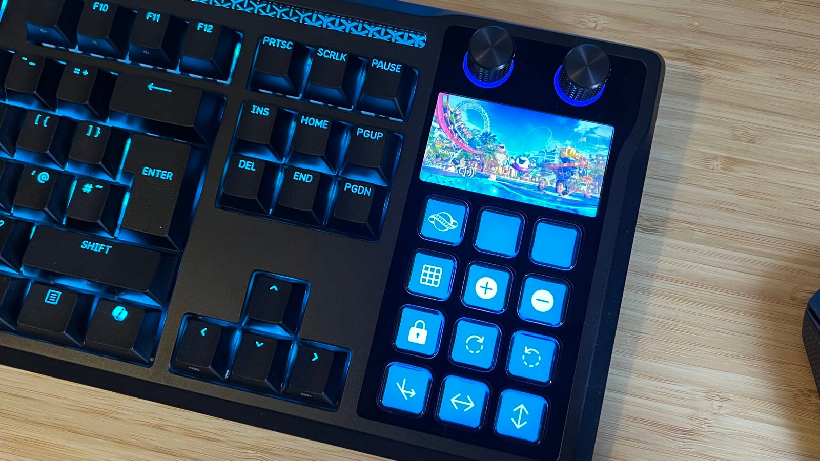 Close up on Stream Deck panel on the right side of Corsair Galleon 100 SD gaming keyboard