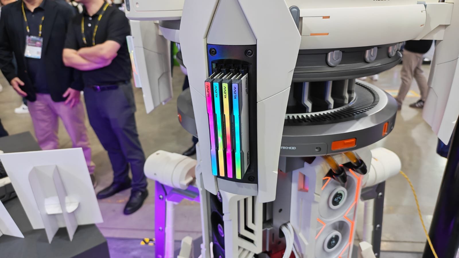Klevv RAM in a display gaming PC at Computex