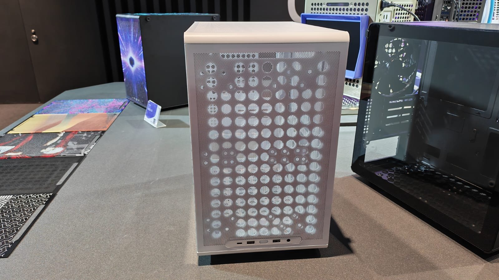The white version of the Cooler Master Q300L V3 